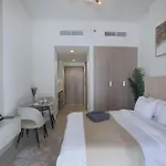 Elegant Studio In Azizi Riviera